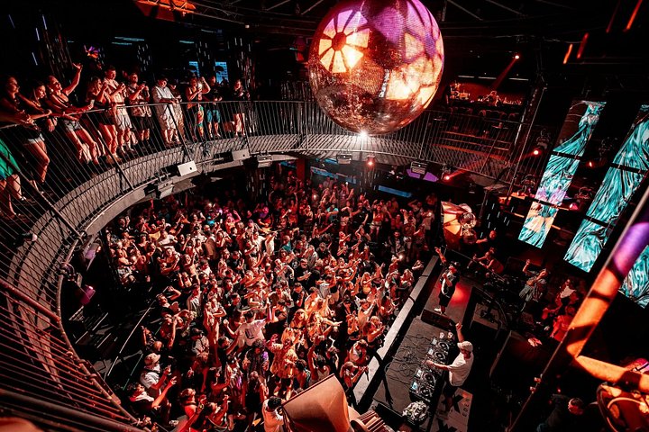 Tour de pool party e club em Ibiza com entrada em O Beach e Eden Club, foto 10 | wizardtrip