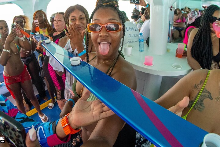 Cancun Hip Hop Partyboot nur für Erwachsene mit Open Bar, Musik und Schwimmen, Foto 11 | wizardtrip
