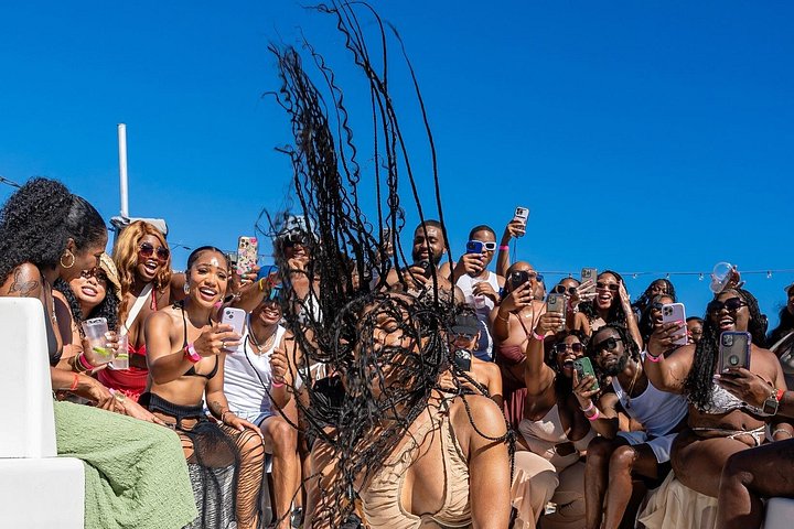 Festbåttur med Hip Hop kun for voksne i Cabo San Lucas med musikk, drinker og havutsikt, foto 13 | wizardtrip