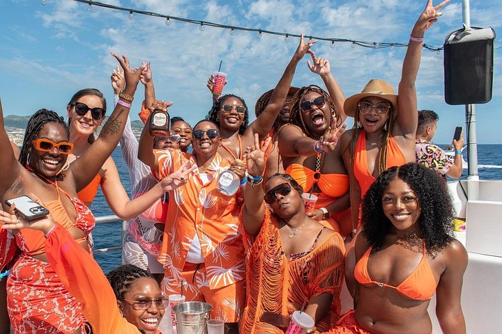 Festbåttur med Hip Hop kun for voksne i Cabo San Lucas med musikk, drinker og havutsikt, foto 28 | wizardtrip