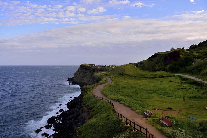 Tour di un giorno intero della bellezza naturale e dei siti culturali dell'isola di Jeju, inclusi il Monte Halla e le cascate, foto 14 | wizardtrip