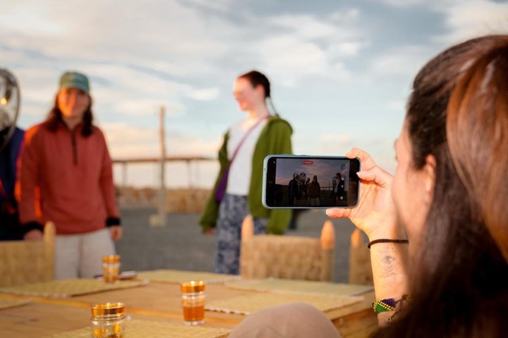 Erleben Sie einen marokkanischen Wüstensonnenuntergang mit Kamelritt, Abendessen und Feuershow in der Nähe von Marrakesch, Foto 6 | wizardtrip