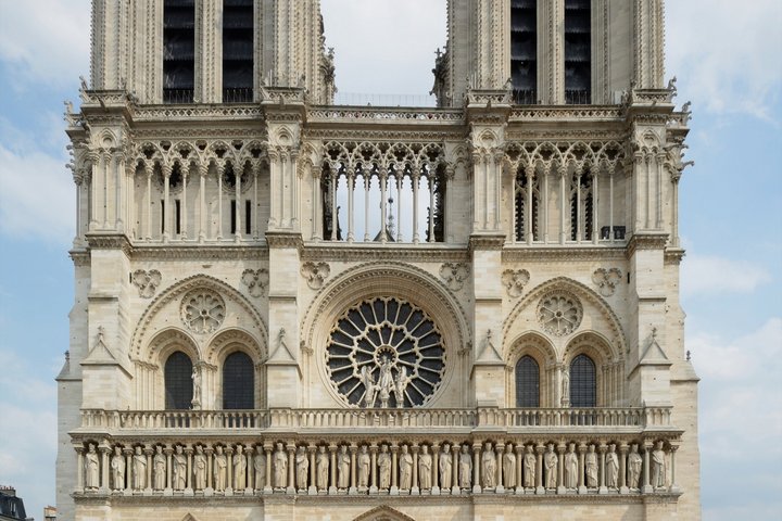 Tour guidato della Cattedrale di Notre-Dame a Parigi, che mostra la sua architettura gotica e la storia, foto 7 | wizardtrip