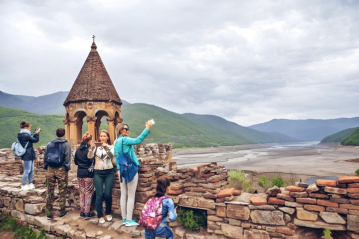 Gita panoramica di un giorno da Tbilisi a Kazbegi, con montagne, fortezze e fiumi, foto 10 | wizardtrip