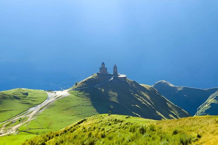 Gita panoramica di un giorno da Tbilisi a Kazbegi, con montagne, fortezze e fiumi, foto 16 | wizardtrip