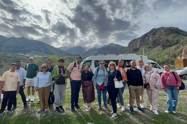 Gita panoramica di un giorno da Tbilisi a Kazbegi, con montagne, fortezze e fiumi, foto 32 | wizardtrip