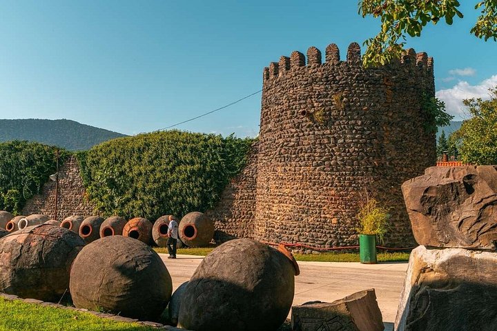 Naturskjønn tur i Kakheti-regionen, Georgia, med Sighnaghi, Bodbe-klosteret og vinsmaking, foto 38 | wizardtrip