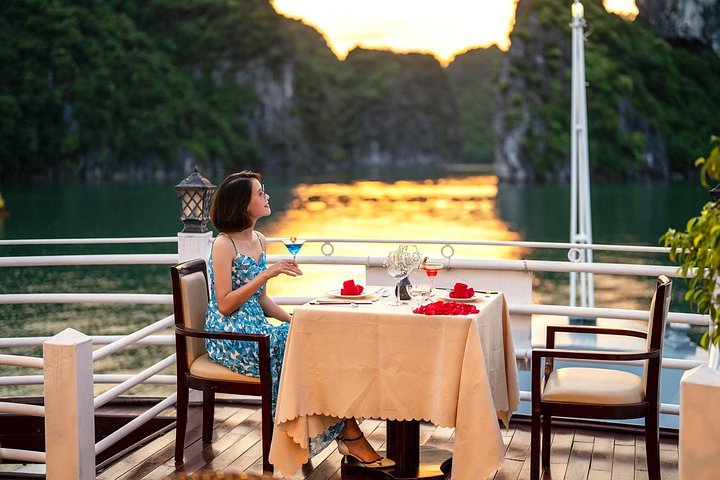 All-inclusive cruise-ervaring in de serene Bai Tu Long Bay, Vietnam, met kajakken en schilderachtige uitzichten, foto 22 | wizardtrip
