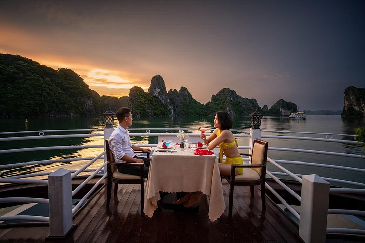 All-inclusive cruise-ervaring in de serene Bai Tu Long Bay, Vietnam, met kajakken en schilderachtige uitzichten, foto 26 | wizardtrip
