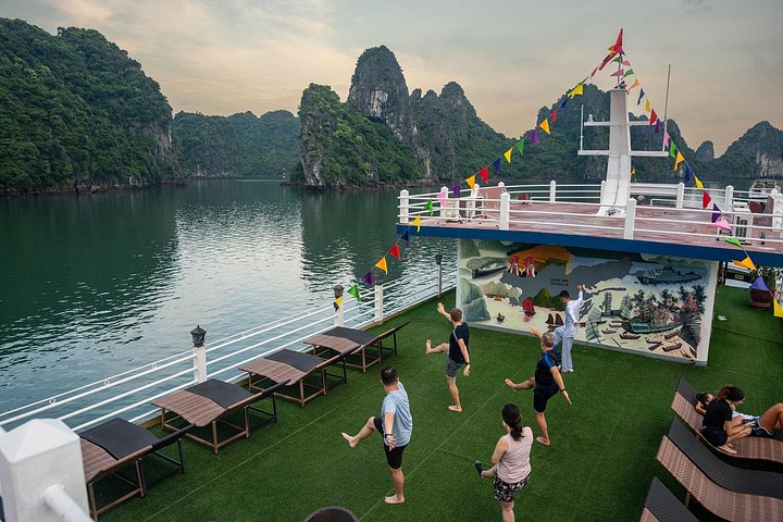 All-inclusive cruise-ervaring in de serene Bai Tu Long Bay, Vietnam, met kajakken en schilderachtige uitzichten, foto 29 | wizardtrip