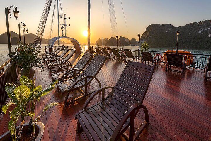 ハロン湾とランハー湾の素晴らしいカルスト地形を航行する豪華なブティッククルーズ、写真6 | wizardtrip