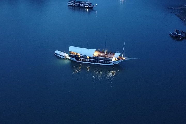 ハロン湾とランハー湾の素晴らしいカルスト地形を航行する豪華なブティッククルーズ、写真28 | wizardtrip