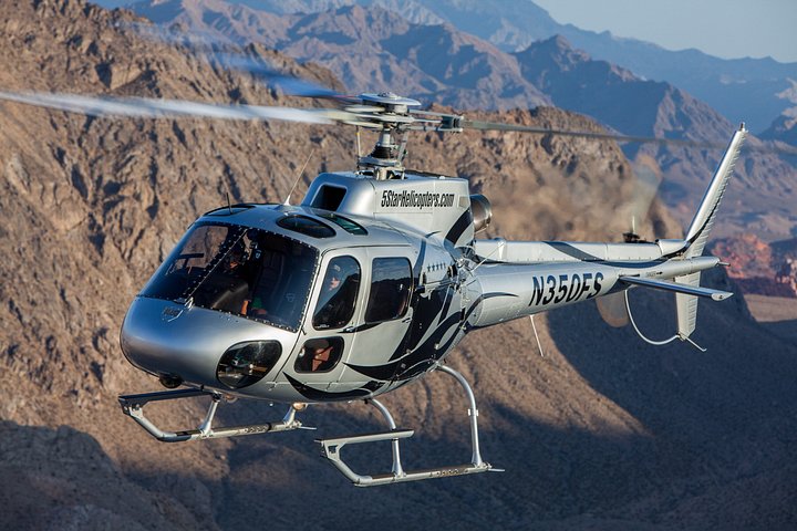 Luxury helicopter tour over the Grand Canyon West Rim from Las Vegas, photo 8 | wizardtrip