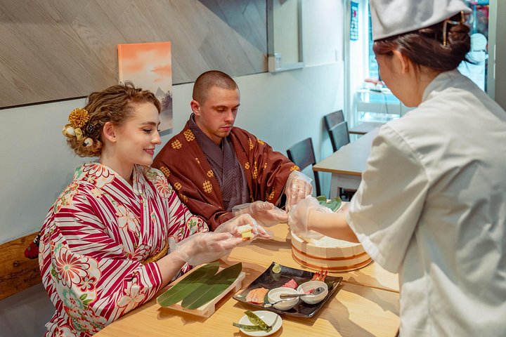 Osaka Sushi Making Experience | wizardtrip