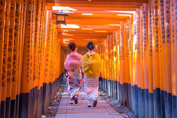Dagtocht per bus door Kyoto's iconische UNESCO-werelderfgoedsites, waaronder Arashiyama Bamboebos, Gouden Paviljoen, Nijo Castle, Kiyomizu-dera en Fushimi Inari, foto 9 | wizardtrip