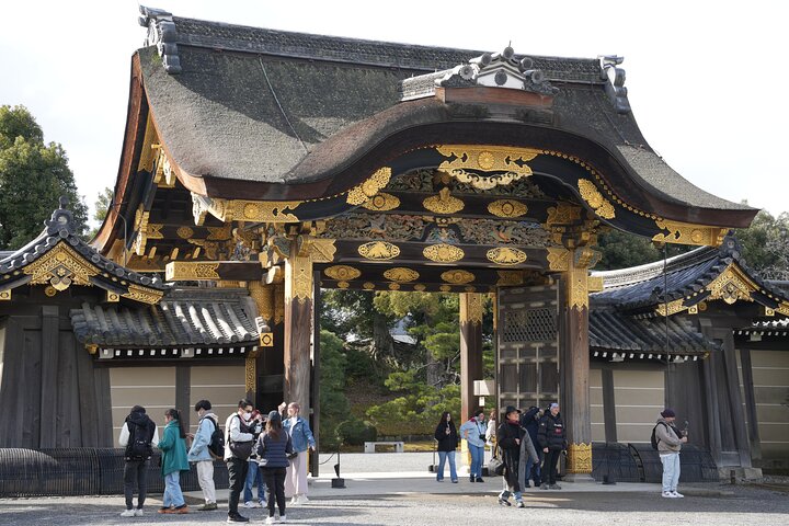 Dagtocht per bus door Kyoto's iconische UNESCO-werelderfgoedsites, waaronder Arashiyama Bamboebos, Gouden Paviljoen, Nijo Castle, Kiyomizu-dera en Fushimi Inari, foto 19 | wizardtrip