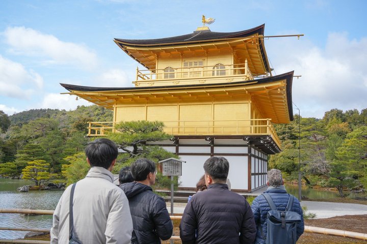 Dagtocht per bus door Kyoto's iconische UNESCO-werelderfgoedsites, waaronder Arashiyama Bamboebos, Gouden Paviljoen, Nijo Castle, Kiyomizu-dera en Fushimi Inari, foto 22 | wizardtrip