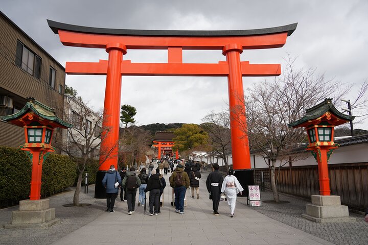 Dagtocht per bus door Kyoto's iconische UNESCO-werelderfgoedsites, waaronder Arashiyama Bamboebos, Gouden Paviljoen, Nijo Castle, Kiyomizu-dera en Fushimi Inari, foto 24 | wizardtrip