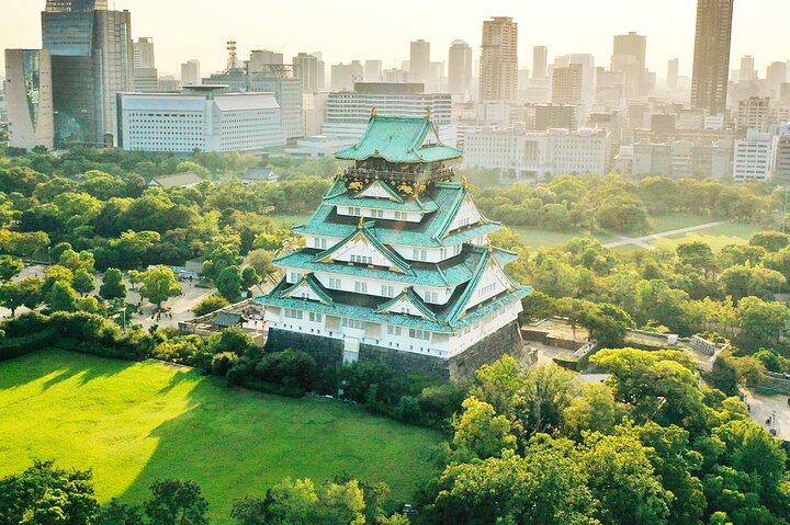 Osaka Castle Walking Tour and Castle Tower Admission | wizardtrip