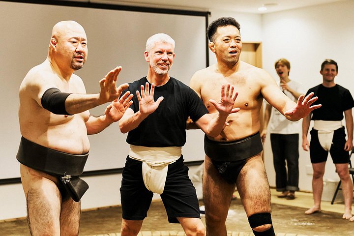 Experimenta la intensidad del sumo en Osaka con demostraciones en vivo y participación del público, foto 23 | wizardtrip