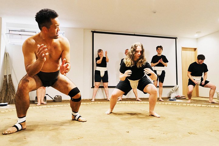 Experimenta la intensidad del sumo en Osaka con demostraciones en vivo y participación del público, foto 26 | wizardtrip