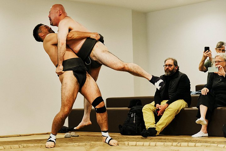 Experimenta la intensidad del sumo en Osaka con demostraciones en vivo y participación del público, foto 30 | wizardtrip