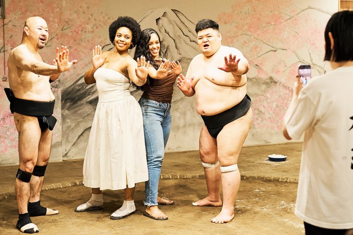 Experimenta la intensidad del sumo en Osaka con demostraciones en vivo y participación del público, foto 35 | wizardtrip