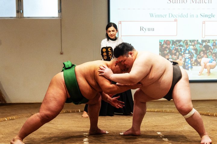 Experimenta la intensidad del sumo en Osaka con demostraciones en vivo y participación del público, foto 37 | wizardtrip
