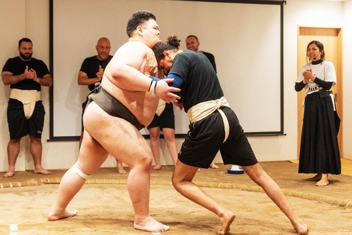 Experimenta la intensidad del sumo en Osaka con demostraciones en vivo y participación del público, foto 38 | wizardtrip