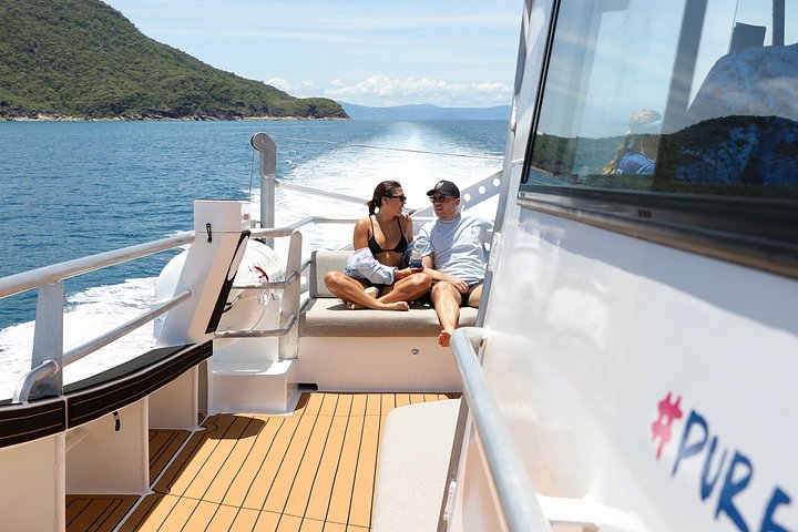 Snorkel het levendige Great Barrier Reef op een snelle boottocht vanuit Cairns met deskundige gidsen, foto 11 | wizardtrip
