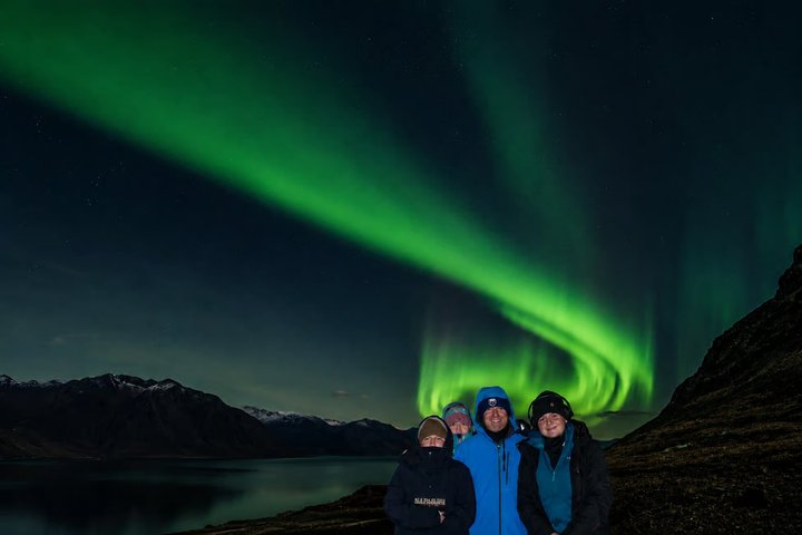 Vivi la magia dell'aurora boreale in un tour 4x4 da Reykjavik, con cioccolata calda e pasticcini, foto 17 | wizardtrip