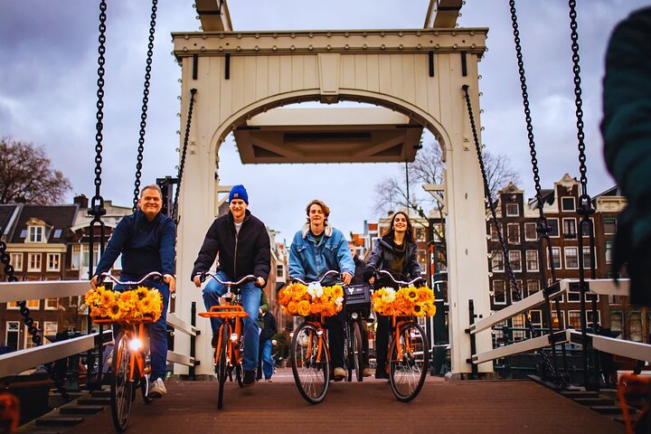 Visite Guidée à Vélo des Incontournables d'Amsterdam | wizardtrip