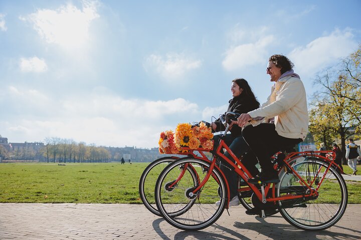Guidad cykeltur som utforskar Amsterdams historiska kanaler, landmärken och parker, foto 11 | wizardtrip