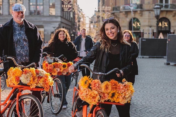 Guidad cykeltur som utforskar Amsterdams historiska kanaler, landmärken och parker, foto 14 | wizardtrip
