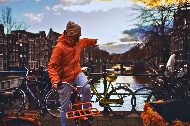 Guidad cykeltur som utforskar Amsterdams historiska kanaler, landmärken och parker, foto 17 | wizardtrip