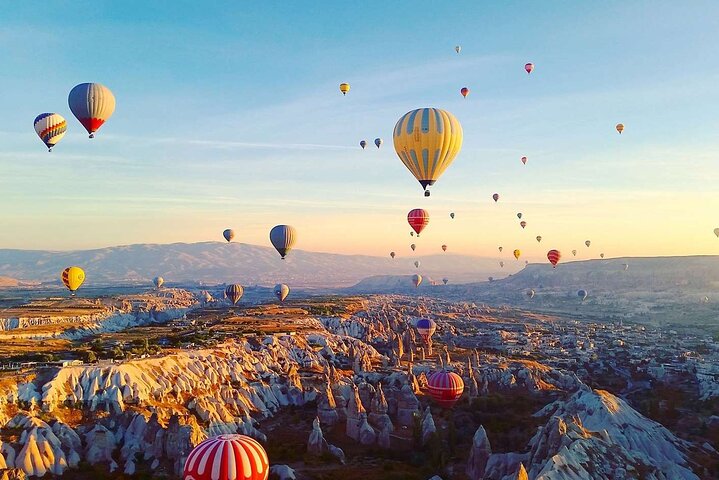Volo in mongolfiera sopra le valli uniche della Cappadocia all'alba, foto 15 | wizardtrip