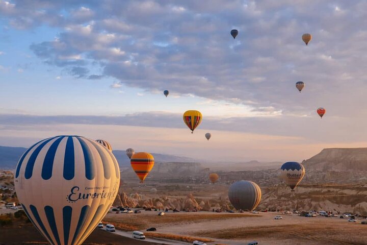 Volo in mongolfiera sopra le valli uniche della Cappadocia all'alba, foto 20 | wizardtrip