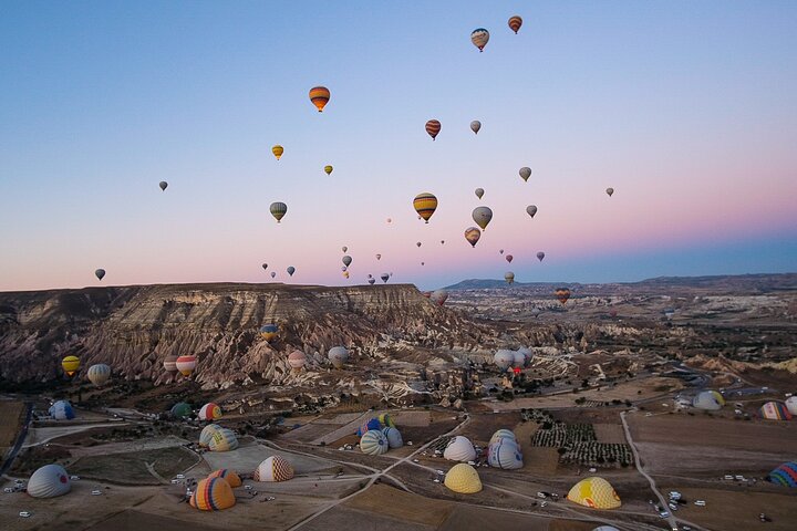 Volo in mongolfiera sopra le valli uniche della Cappadocia all'alba, foto 21 | wizardtrip