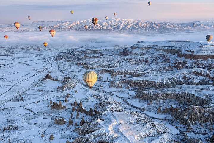 Volo in mongolfiera sopra le valli uniche della Cappadocia all'alba, foto 22 | wizardtrip