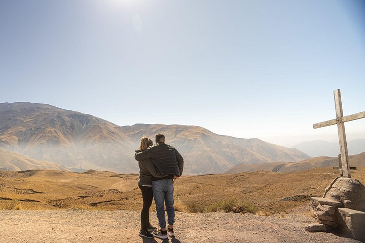 Naturskøn tur til Cachi fra Salta, Argentina, med bjerge, ørken og kolonial by, foto 19 | wizardtrip