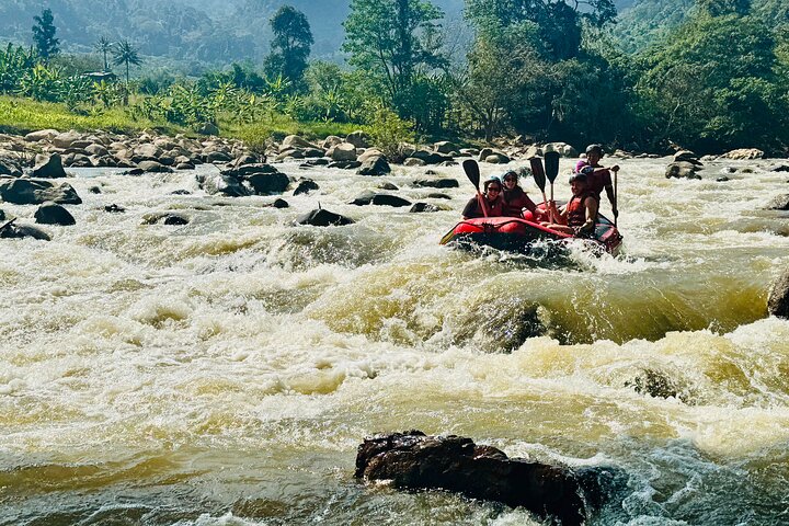 Geniet van een dag vol avontuur met de Sticky Waterfall, ATV-ritten en wildwaterraften nabij Chiang Mai, foto 15 | wizardtrip
