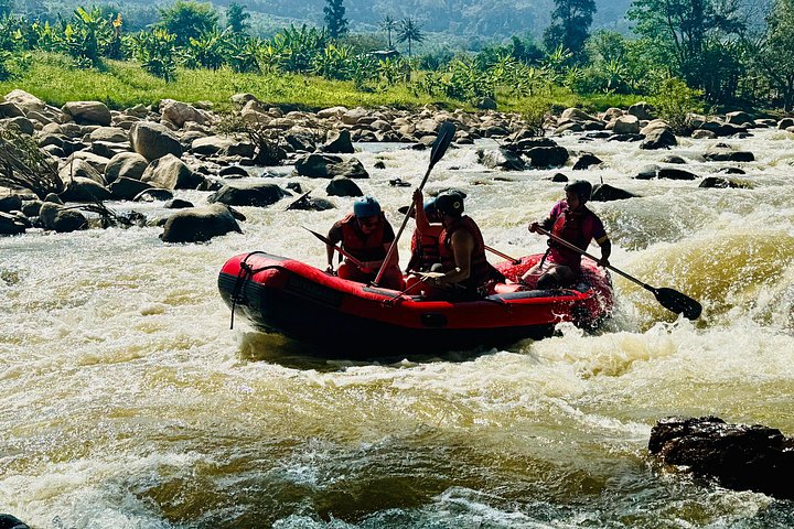 Geniet van een dag vol avontuur met de Sticky Waterfall, ATV-ritten en wildwaterraften nabij Chiang Mai, foto 16 | wizardtrip
