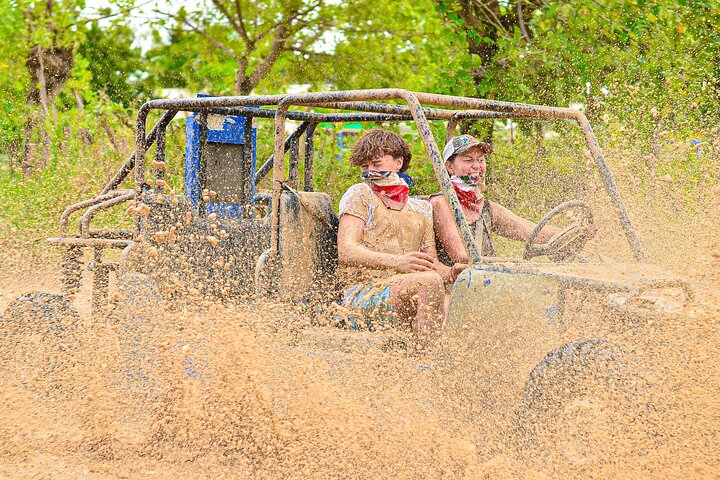 Passeio de aventura de buggy e quadriciclo em Punta Cana, na República Dominicana, com a praia de Macao e uma caverna, foto 18 | wizardtrip
