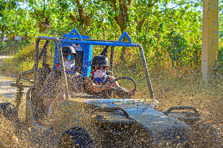 Passeio de aventura de buggy e quadriciclo em Punta Cana, na República Dominicana, com a praia de Macao e uma caverna, foto 24 | wizardtrip