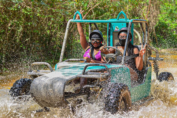 Passeio de aventura de buggy e quadriciclo em Punta Cana, na República Dominicana, com a praia de Macao e uma caverna, foto 29 | wizardtrip