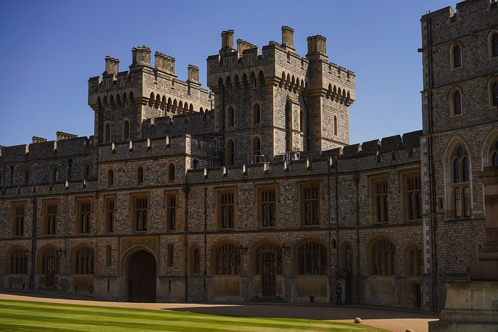 Tur i liten grupp som besöker Stonehenge, Bath och Windsor Castle från London, foto 18 | wizardtrip