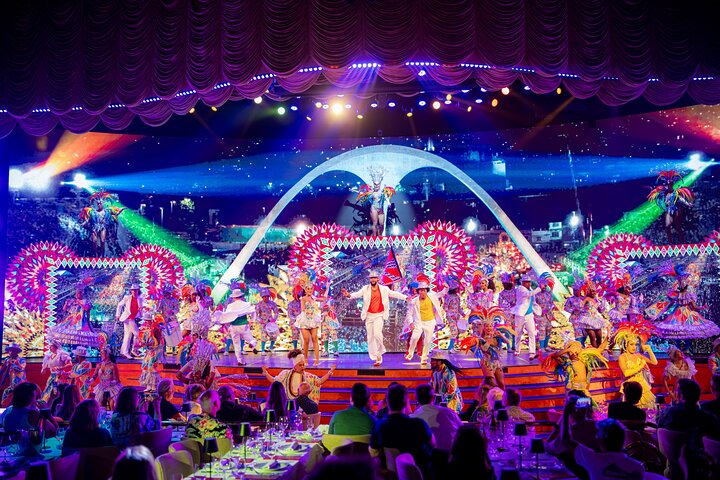 Roxy Dinner Show - Dinner & Show | wizardtrip