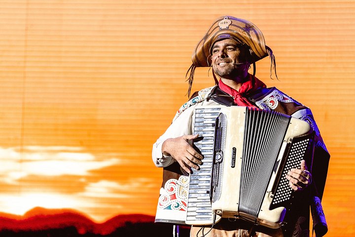 Eine lebhafte Dinner-Show in Rio de Janeiro mit brasilianischer Musik, Tanz und Küche, Foto 25 | wizardtrip