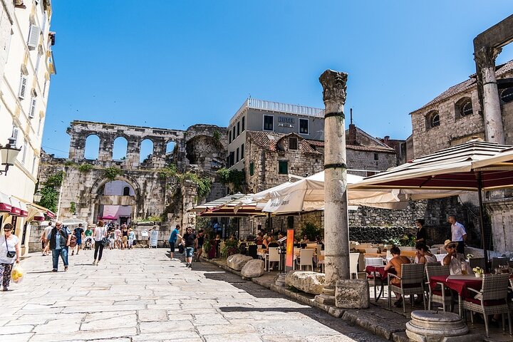 Stadswandeling door het Paleis van Diocletianus en de oude binnenstad van Split, Kroatië, foto 7 | wizardtrip