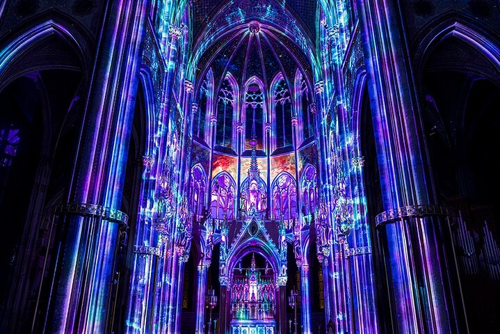 Oppslukende lysshow "Light of Creation" inne i Wiens Votivkirken, foto 10 | wizardtrip